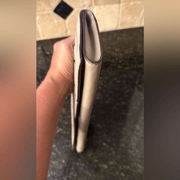 Tory Burch Pebbled Leather Clutch Approx 10 X 5 NWOT/EUC - Picture 8 of 10